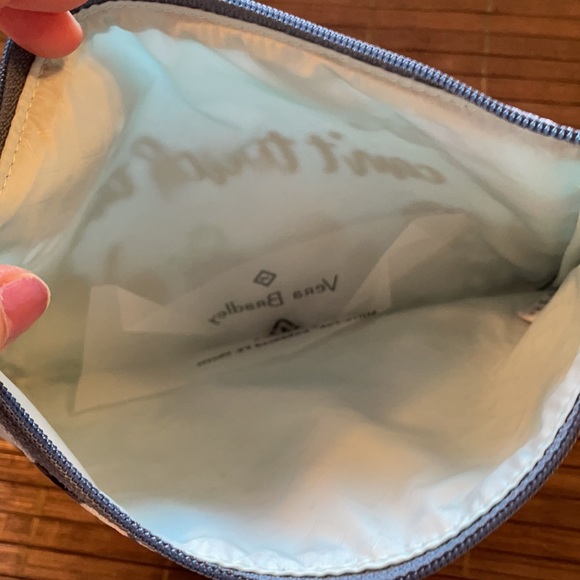 NWT Vera Bradley Lighten Up Wristlet - Picture 4 of 5